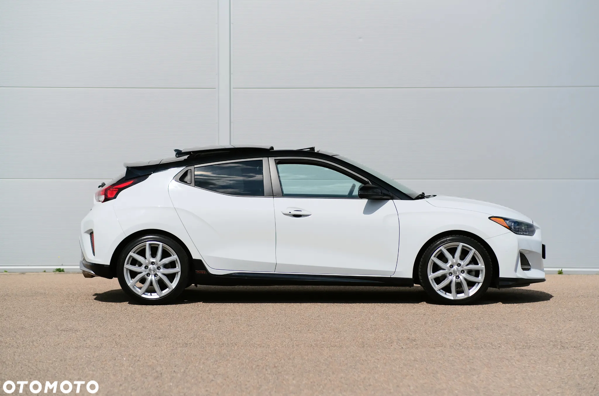 Hyundai Veloster - 8