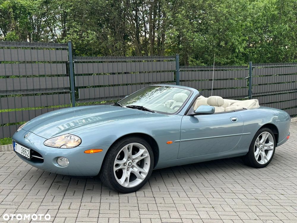 Jaguar XK8 Cabriolet - 4