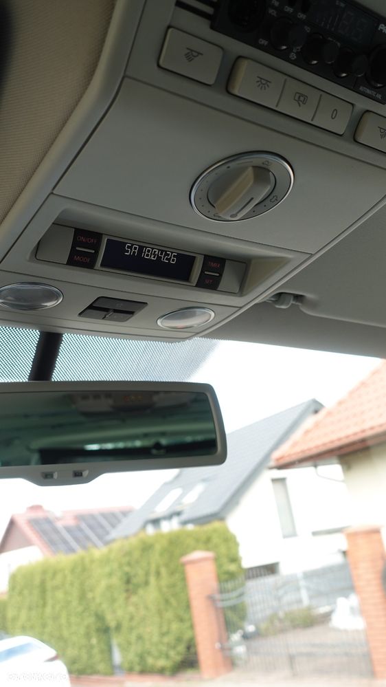 Volkswagen Multivan - 12