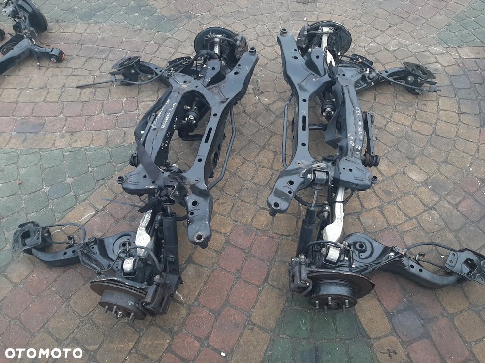 Tylna belka oś trawersa sanki nissan X-TRAIL T31 T32 4x4 Orginał bez rdzy super stan import italy - 4