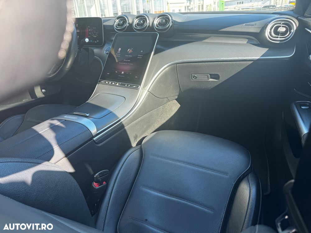 Mercedes-Benz C 300 4Matic 9G-TRONIC AMG Line - 29