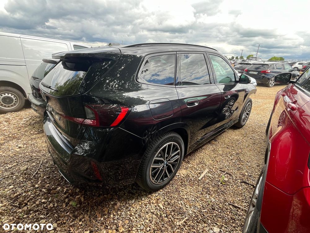 BMW iX - 4