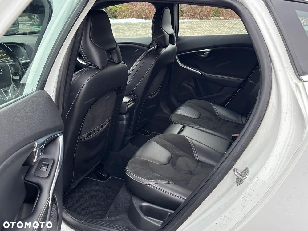 Volvo V40 D4 Geartronic RDesign - 18