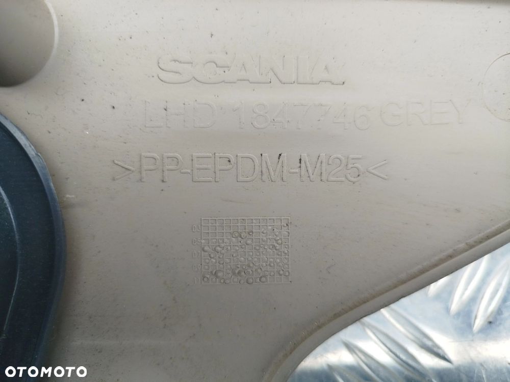 OSŁONA OBUDOWA DESKI ROZDZIELCZEJ KONSOLI SCANIA R - 4