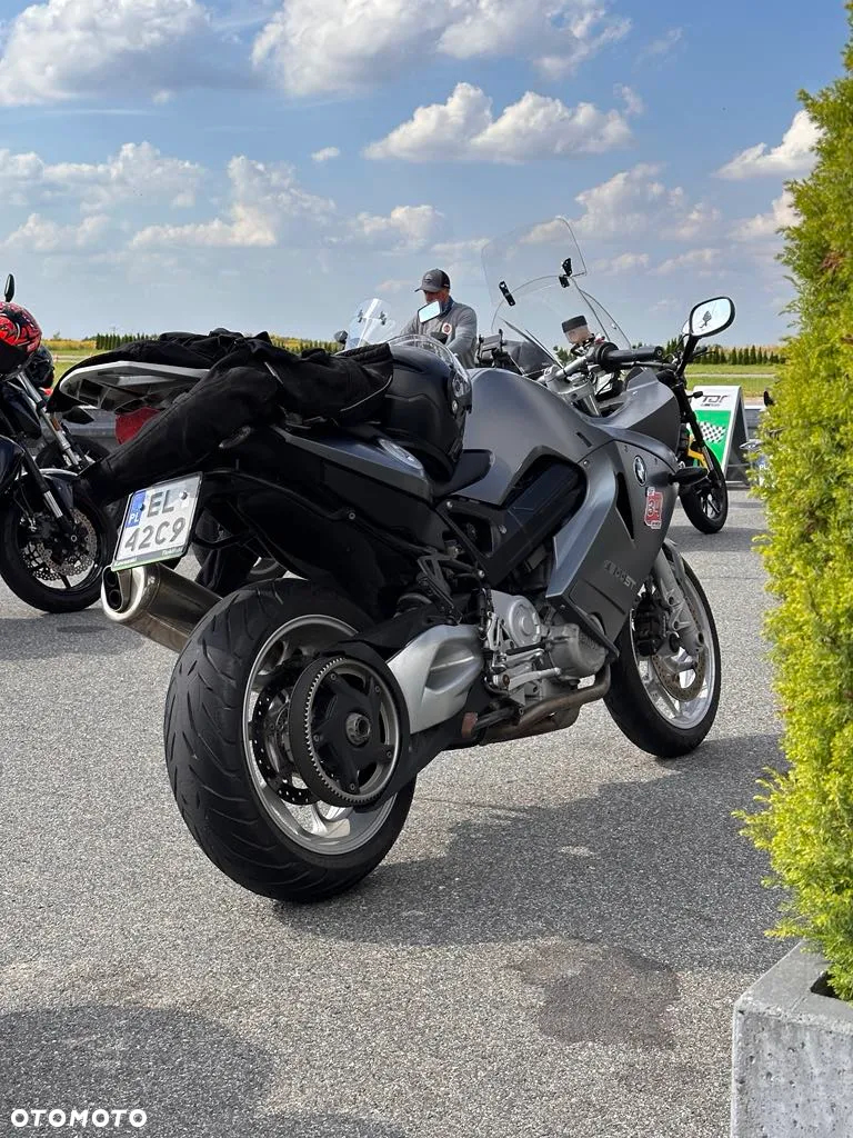 BMW F - 2