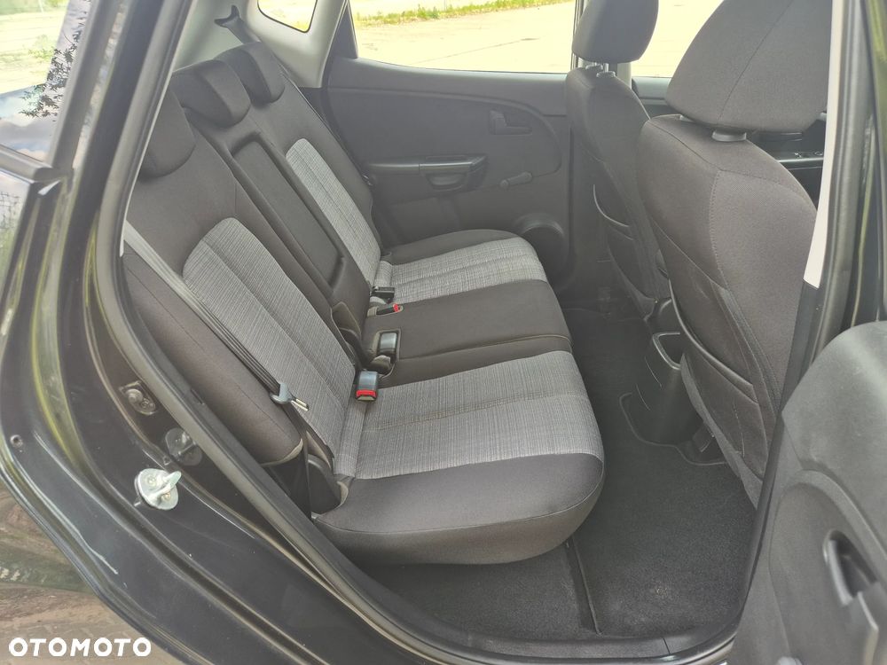 Kia Venga 1.6 Business Line - 17