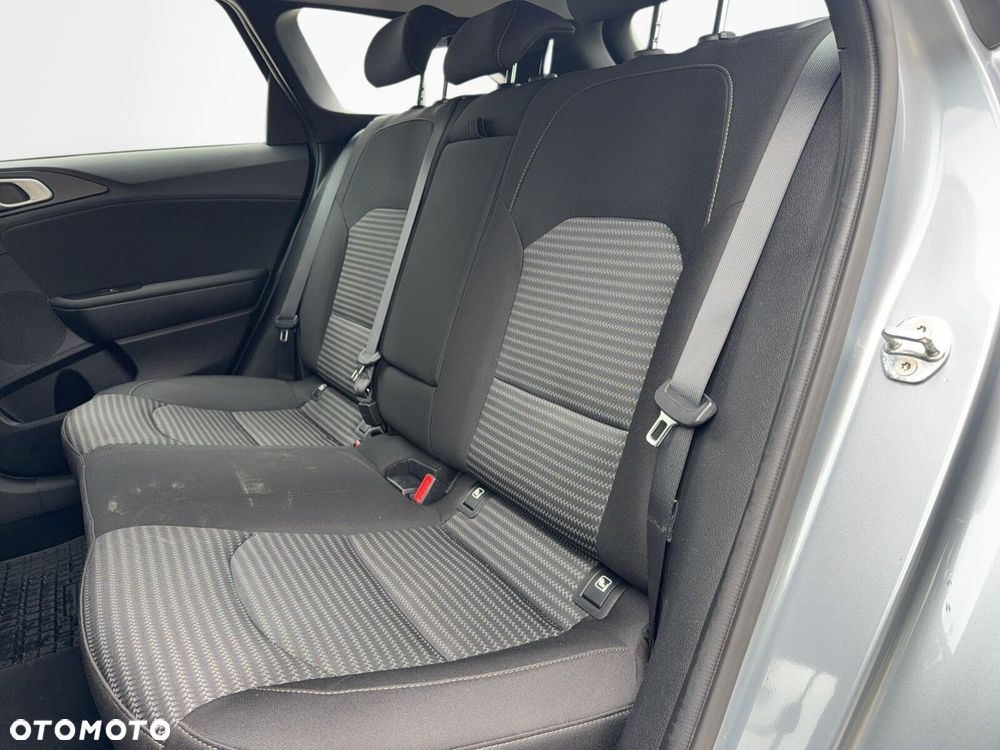 Kia Ceed - 14