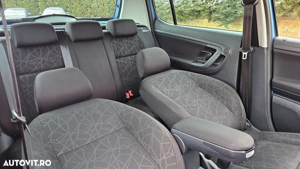 Skoda Fabia 1.2 TSI DSG FAMILY - 17