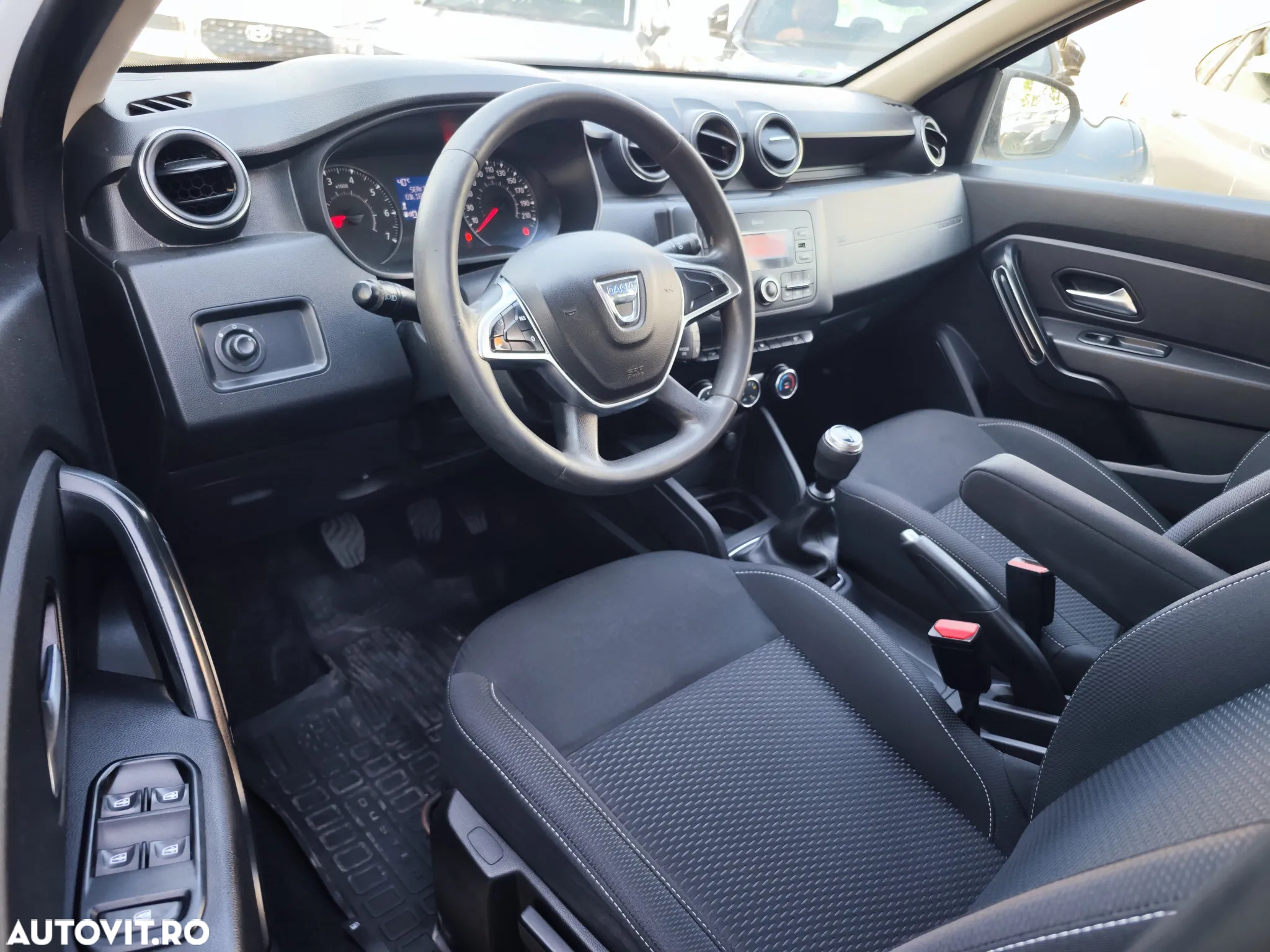 Dacia Duster 1.5 Blue dCi 4WD Comfort - 11
