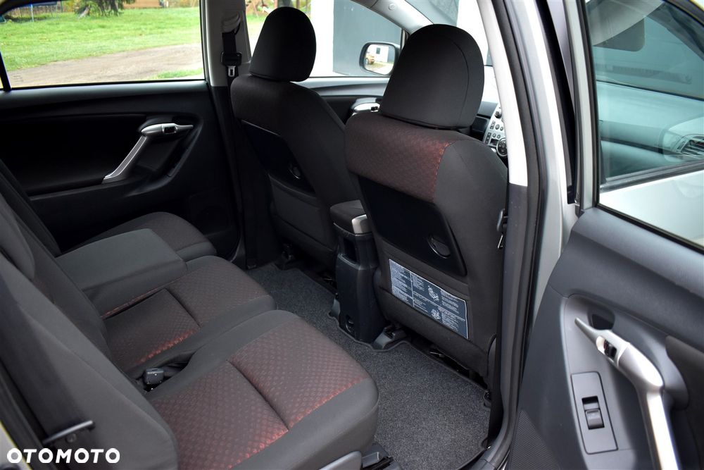 Toyota Verso 1.8 Multidrive Edition - 16