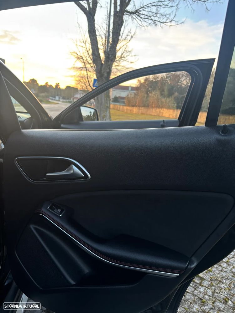 Mercedes-Benz GLA 180 d 7G-DCT AMG Line - 36