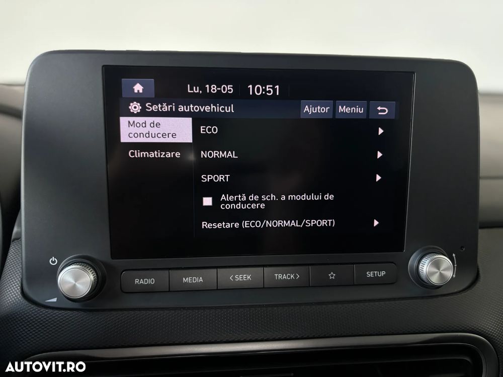 Hyundai KONA Select - 20