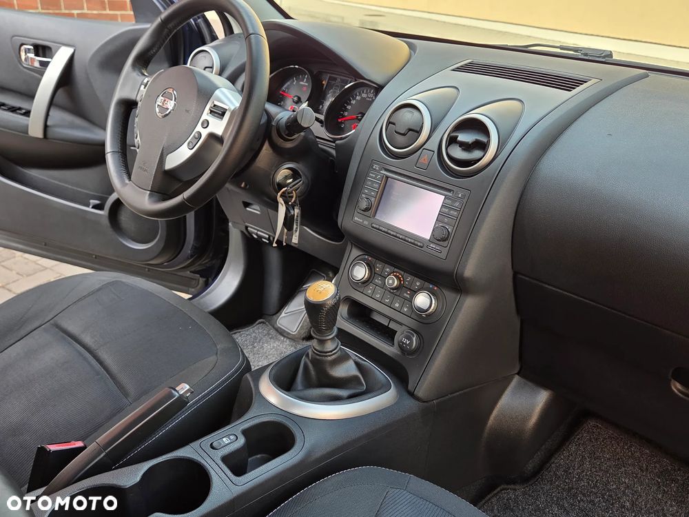 Nissan Qashqai 2.0 dCi DPF lounge - 23