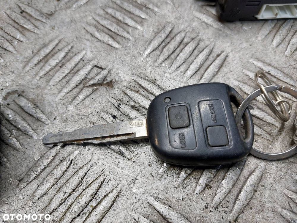 ZESTAW STARTOWY TOYOTA YARIS II 1.4 D4D 89661-0D452 0281012322 82730-52700 - 5