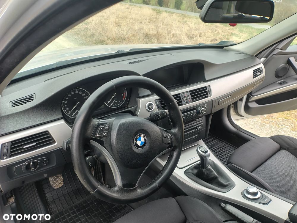 BMW Seria 3 318d DPF Edition Sport - 9