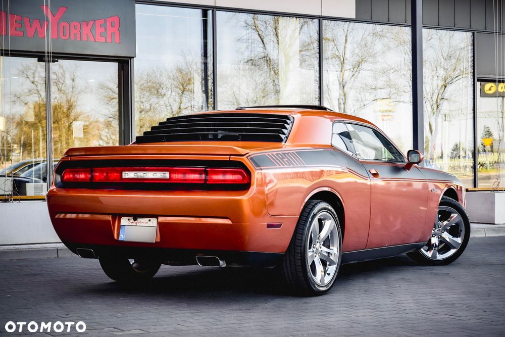 Dodge Challenger - 6