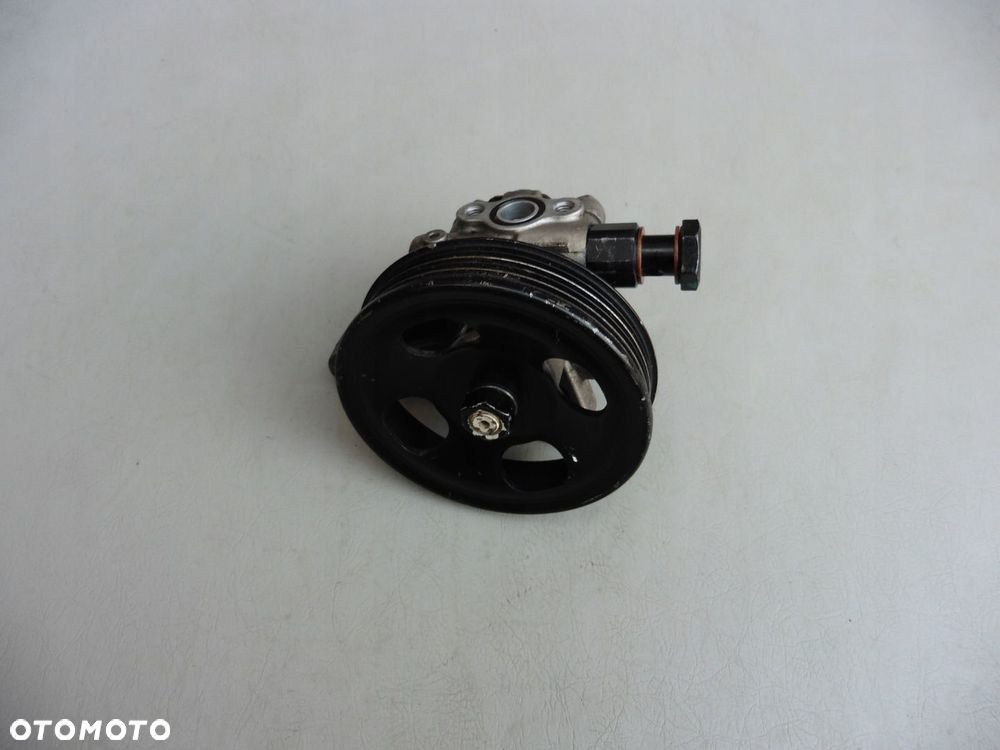 Pompa wspomagania Hyunadi Sonata 3,3 06-10r 57100-3K500