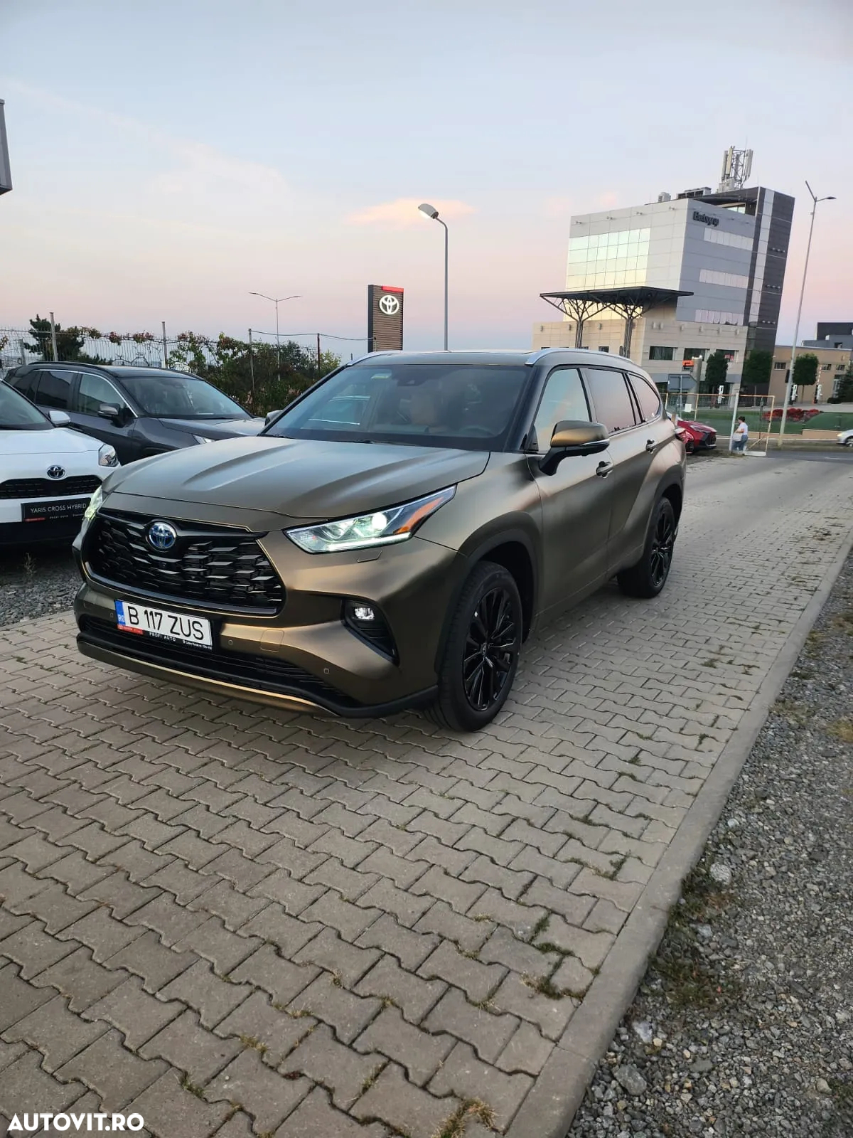 Toyota Highlander 2.5 L Hybrid Dynamic Force 248CP Luxury Metallic - 9