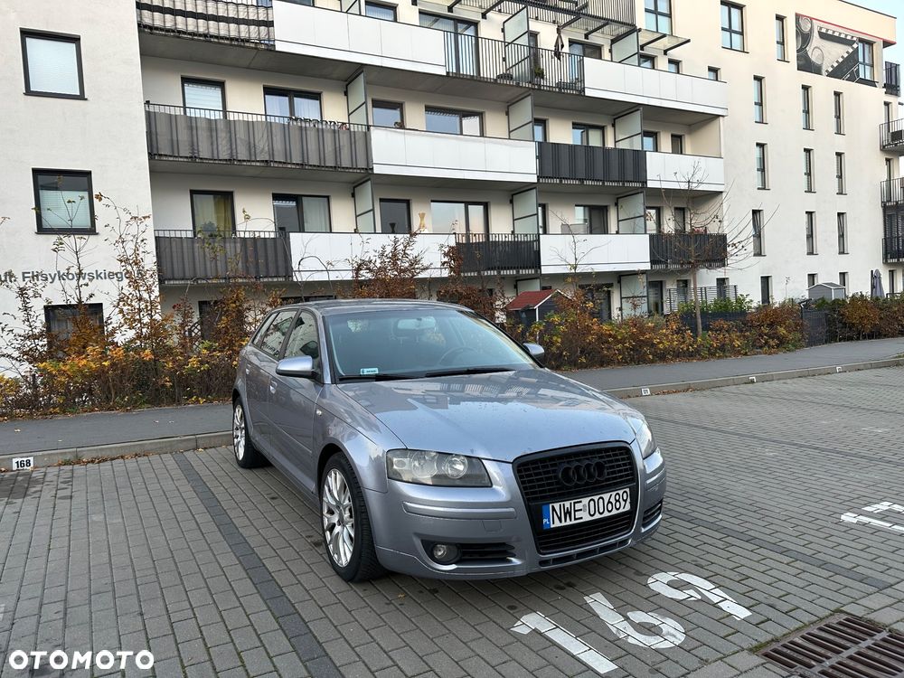 Audi A3 Sportback 1.6 FSI Attraction - 4