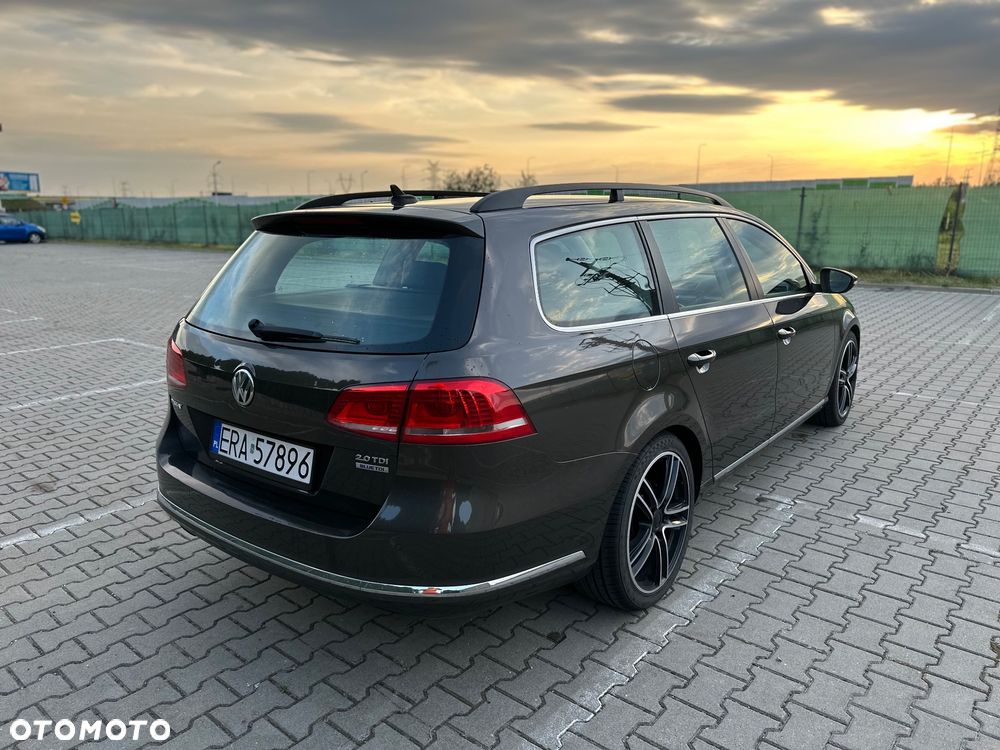 Volkswagen Passat Variant 2.0 TDI BlueMotion Technology Comfortline - 4