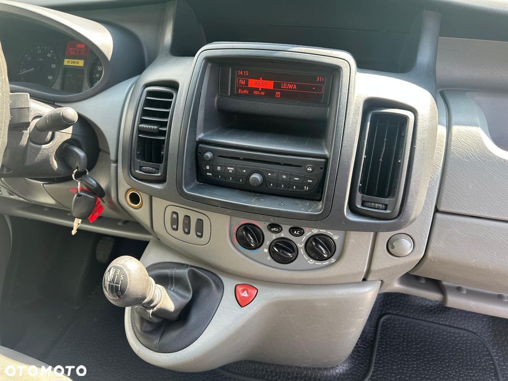 Renault Trafic L1H1 7-os. Brygadówka - 14
