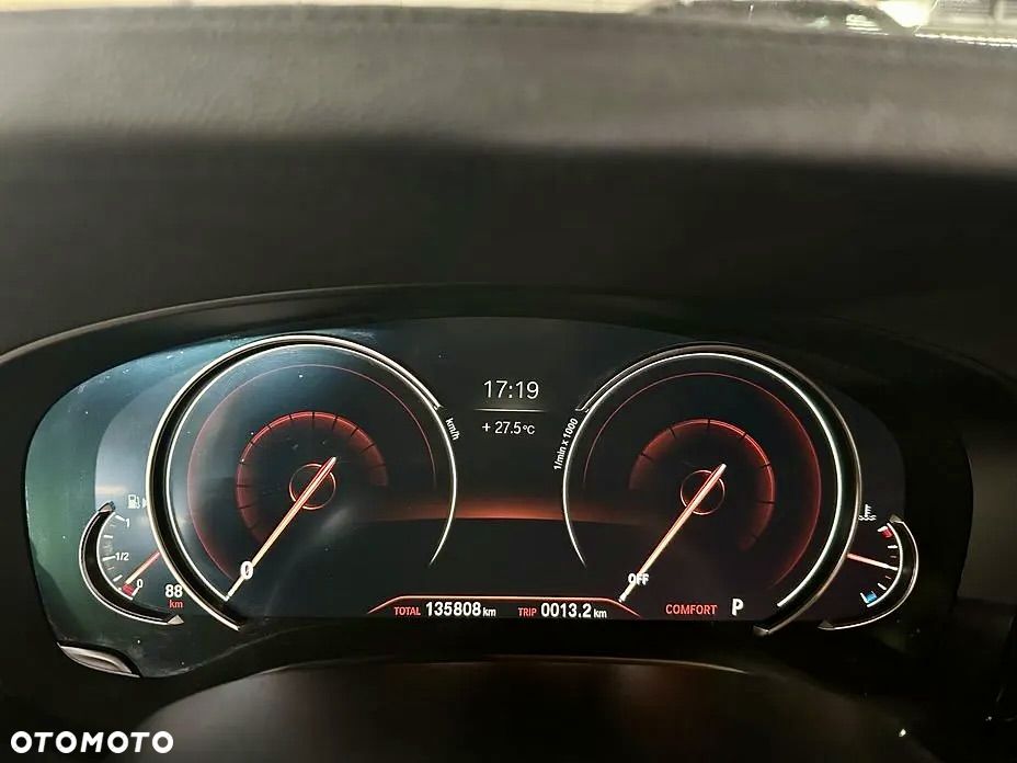 BMW Seria 5 530i xDrive M Sport Edition - 12