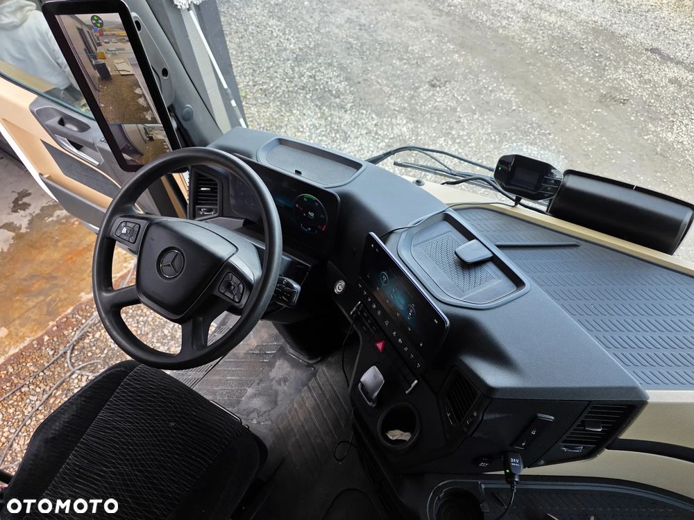 Mercedes-Benz Actros - 9