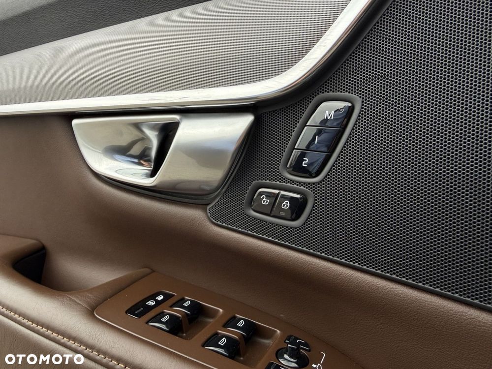 Volvo V90 Cross Country - 15