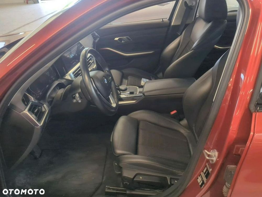 BMW Seria 3 318i Sport Line - 9