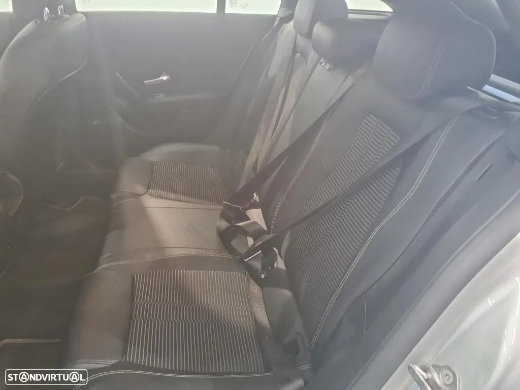 Mercedes-Benz A 250 e Style Plus - 12