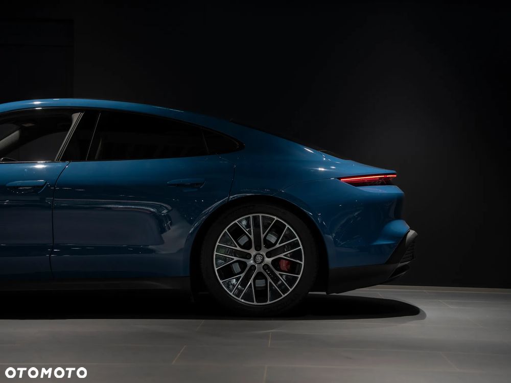 Porsche Taycan - 9