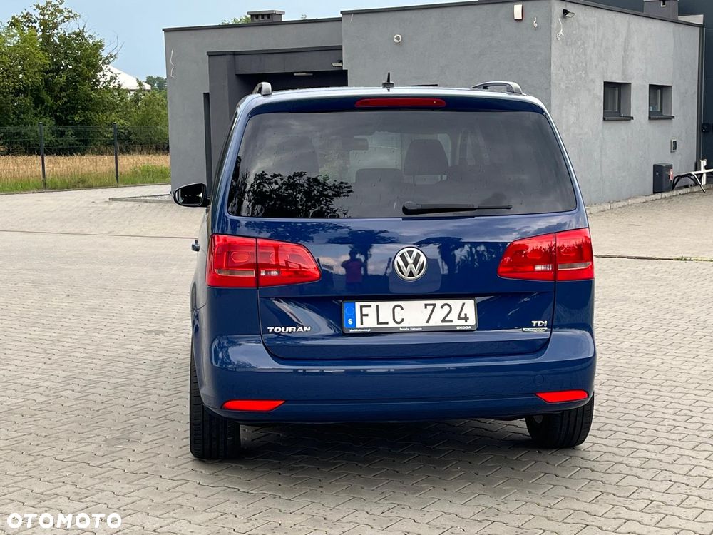 Volkswagen Touran - 10