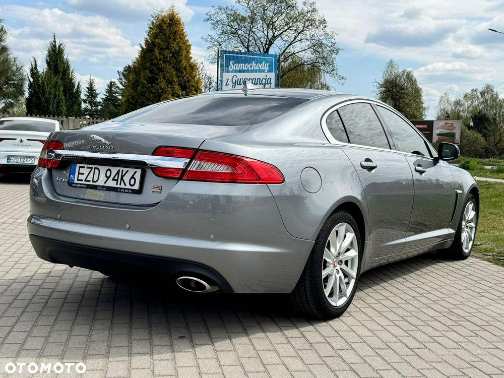 Jaguar XF 2.2 D Luxury - 6