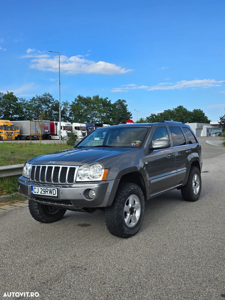 Jeep Grand Cherokee - 12