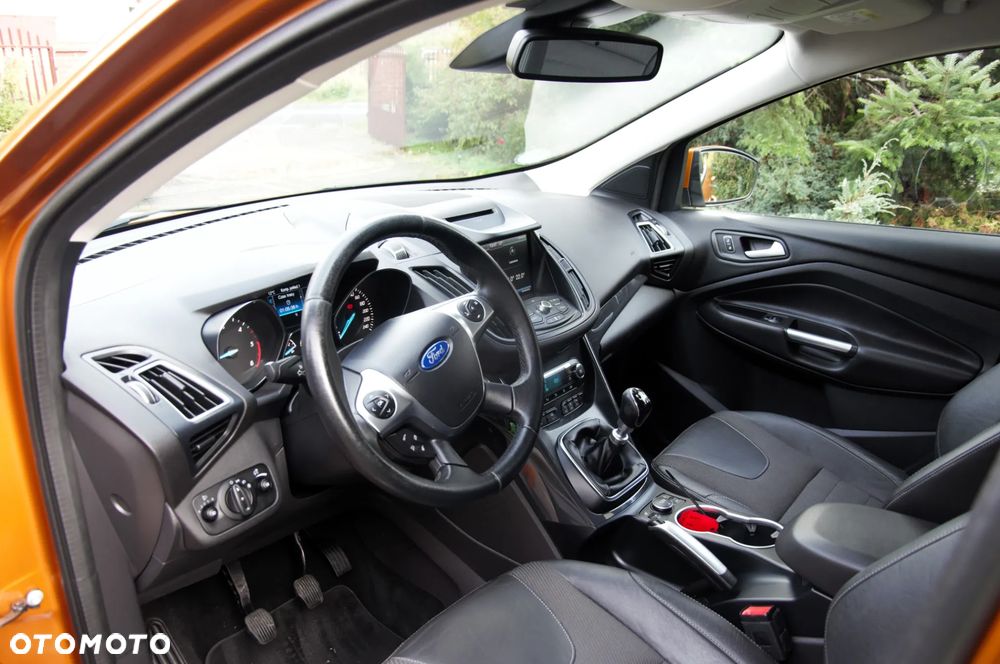 Ford Kuga 2.0 TDCi 2x4 Titanium - 20