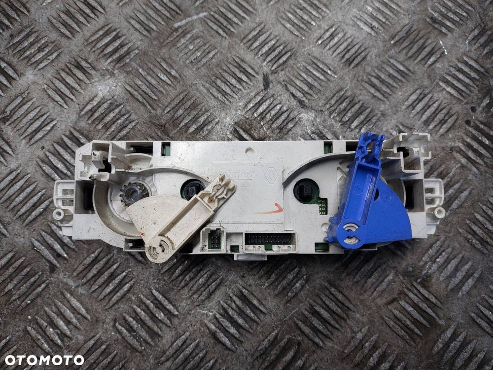 PANEL NAWIEWU RENAULT MEGANE III - 2