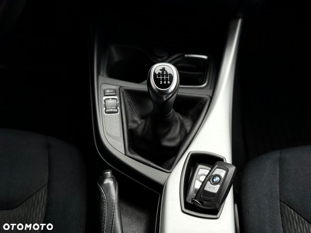 BMW Seria 1 120d Sport Line - 23