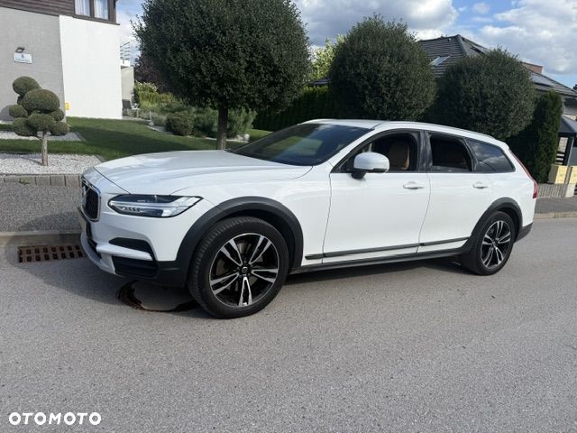 Volvo V90 D5 AWD Momentum - 4