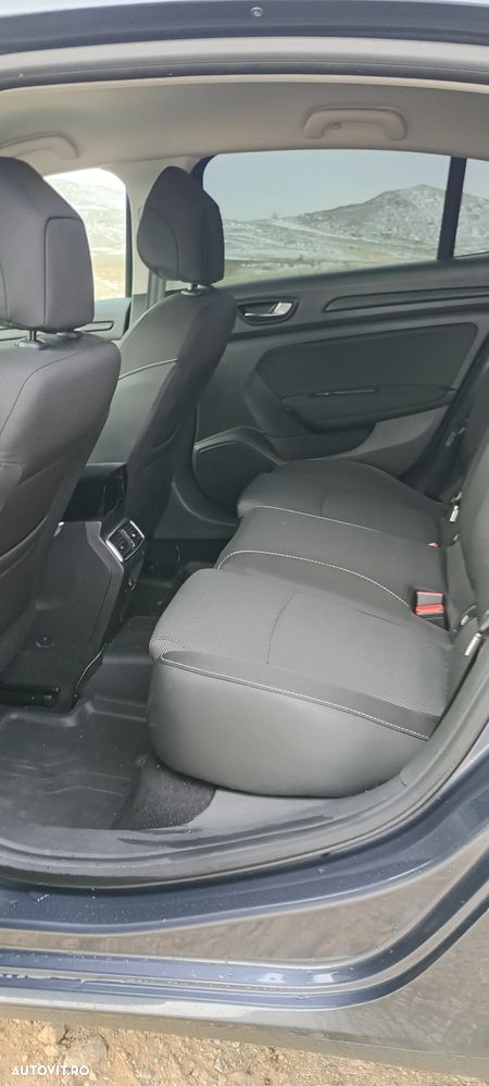 Renault Megane TCe 140 EDC GPF Equilibre - 11