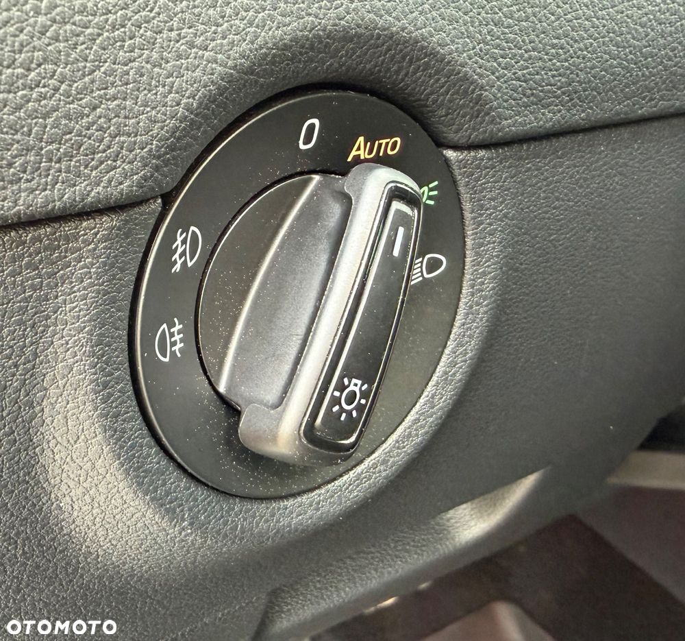 Skoda Octavia 1.6 TDI DSG Premium Edition - 29