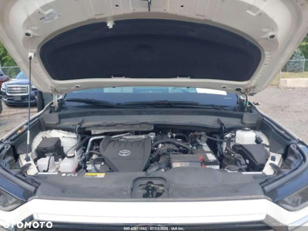 Toyota Grand Highlander - 9