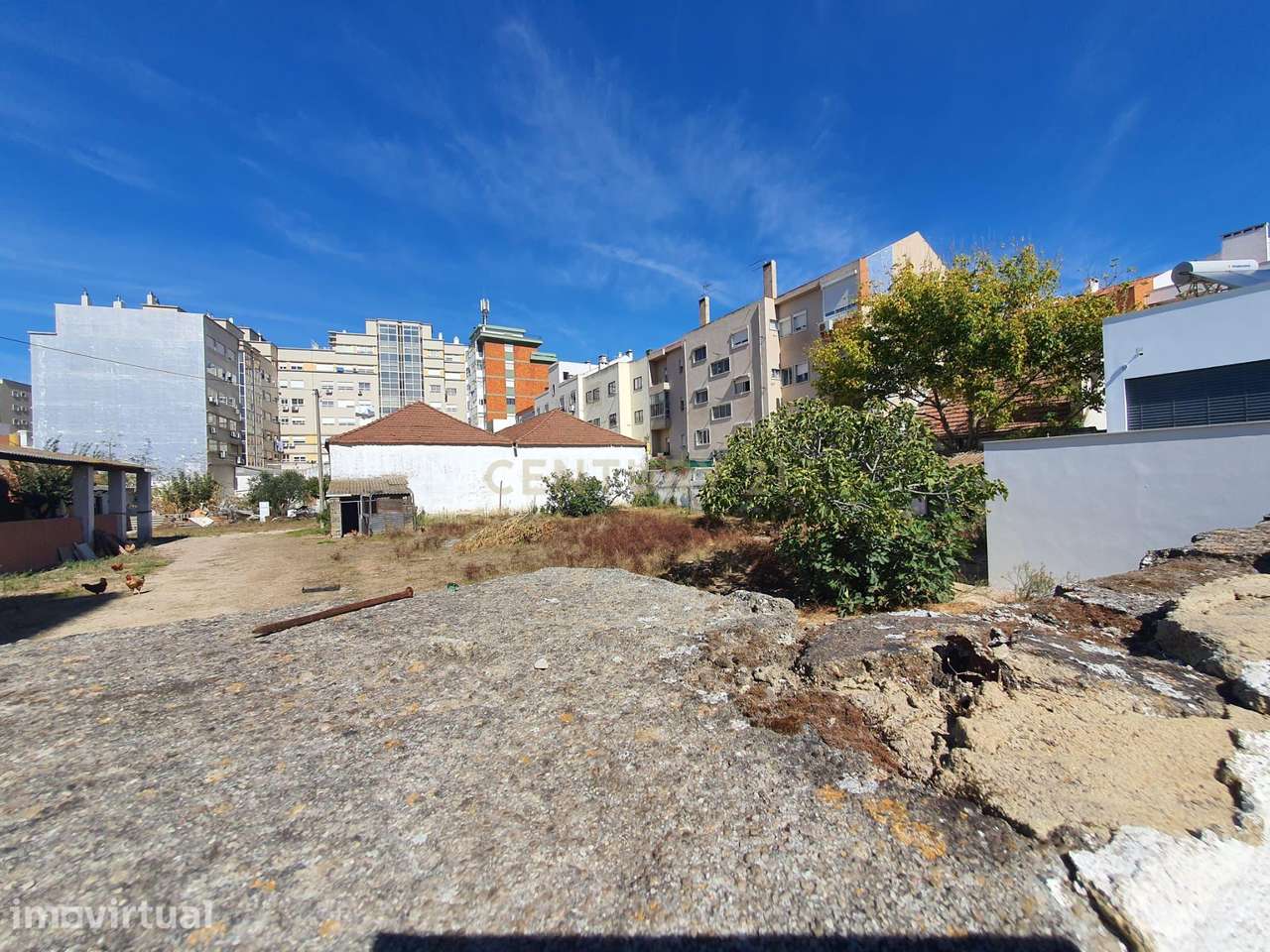 Armazém no centro do Barreiro com 3.296 m2 para construção de três pré - Grande imagem: 4/12