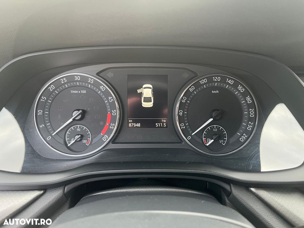 Skoda Octavia 2.0 TDI DSG Ambition - 6