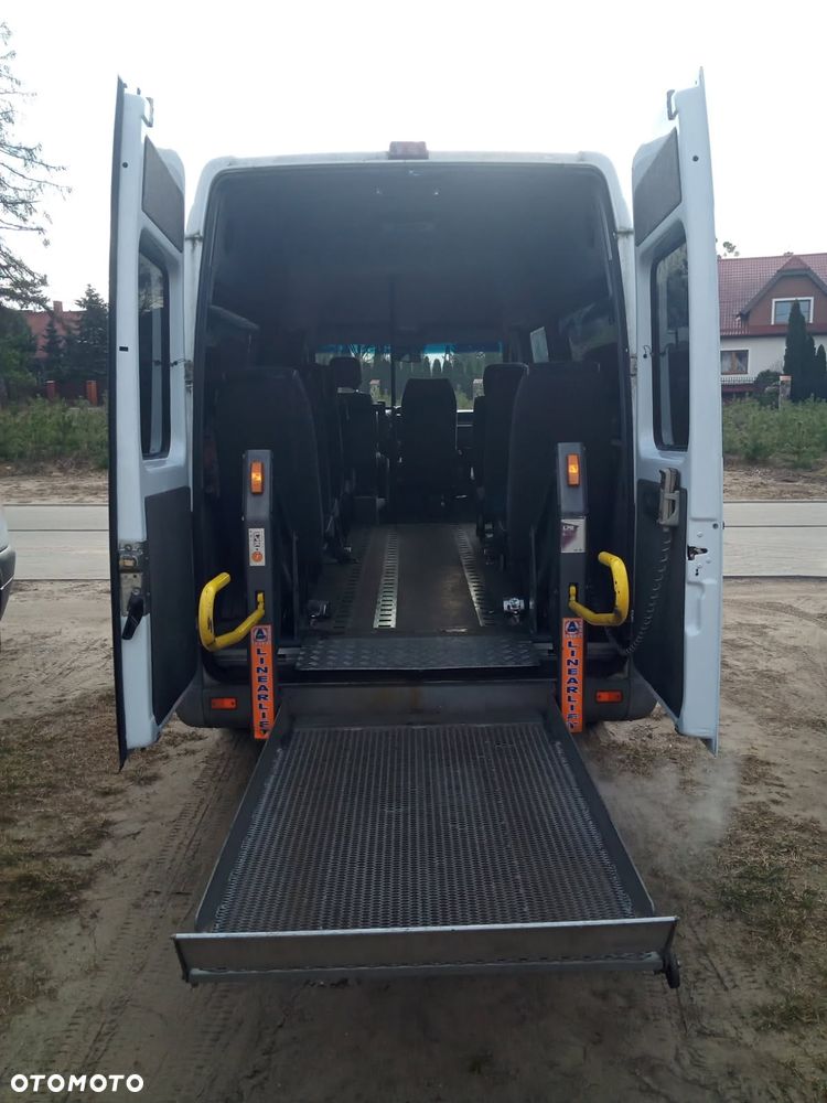 Mercedes-Benz Sprinter - 4