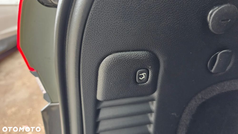 Jeep Grand Cherokee - 27