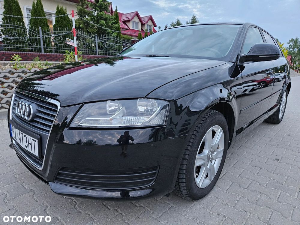 Audi A3 Sportback - 1