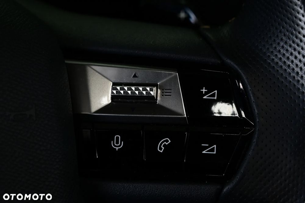 DS Automobiles DS 4 1.5 BlueHDi Performance Line + - 29