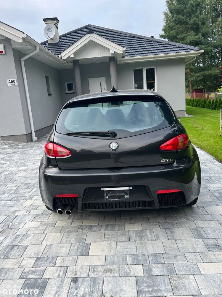 Alfa Romeo 147 3.2 24v GTA - 10