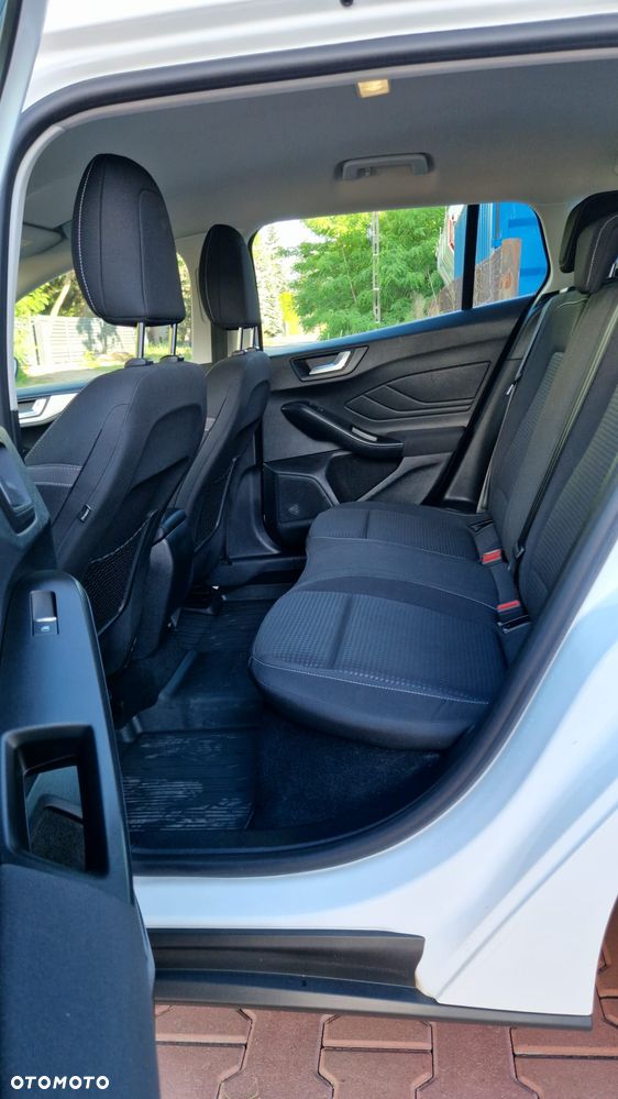 Ford Focus - 30