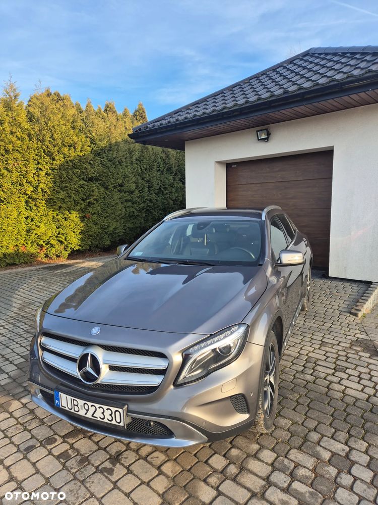 Mercedes-Benz GLA 180 Activity Edition - 2